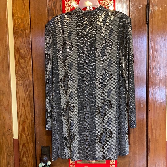 Blazer - Picture 4 of 5